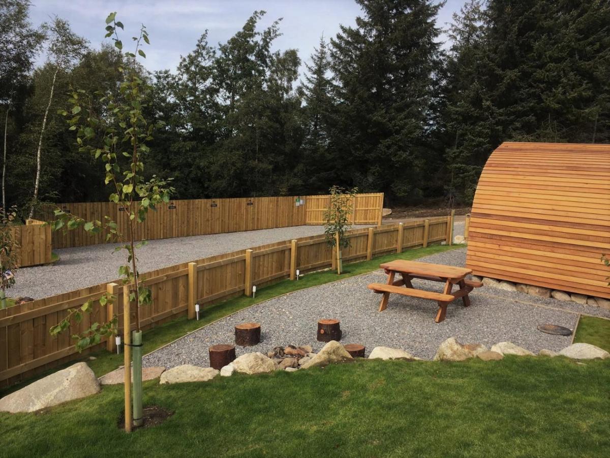Tomatin Glamping Pods Hotel Инвернес Екстериор снимка